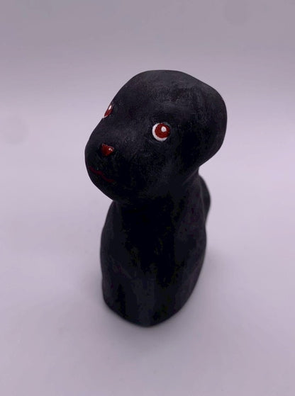 張り子の犬（トイプードル）