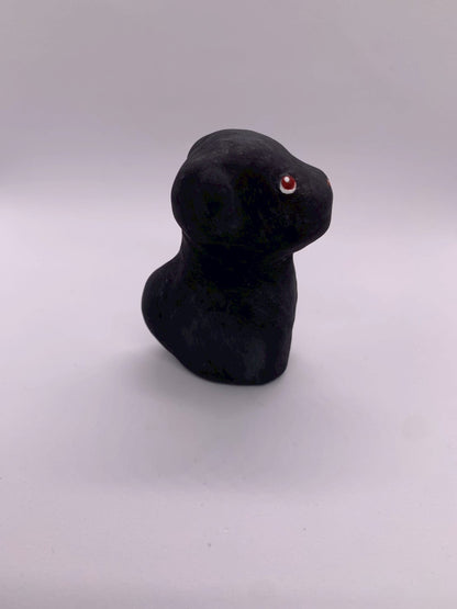 張り子の犬（トイプードル）