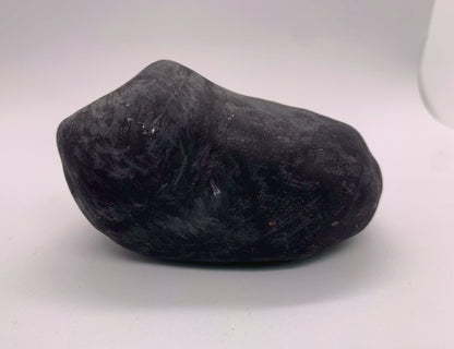 張り子の猫（黒・肆）