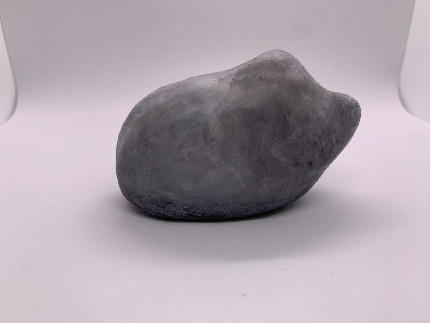 張り子の猫（灰だらけ）